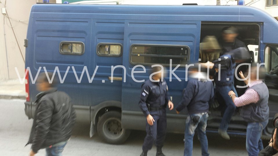 Προφυλακιστέοι οι τρεις για το φονικό με τις μαγκούρες στην Κρήτη -«Δεχόμαστε απειλές» υποστηρίζει η τραγική οικογένεια [εικόνες] | iefimerida.gr 0