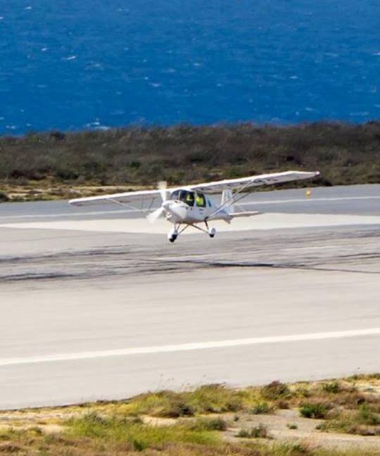 Στην Κρήτη δυο πιλότοι που κατέρριψαν ρεκόρ Γκίνες -Διέσχισαν Ευρώπη και Αφρική με το πιο ελαφρύ αεροπλάνο [εικόνες&βίντεο] | iefimerida.gr 0