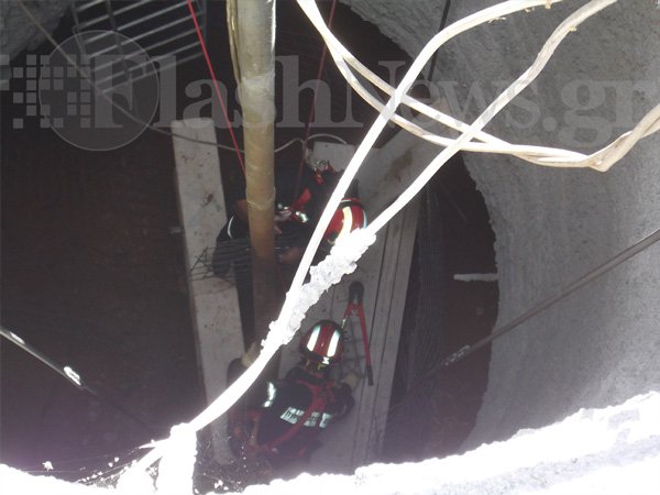 Δραματικές ώρες για έναν εργάτη στην Κρήτη που καταπλακώθηκε μέσα σε πηγάδι [εικόνες&βίντεο] | iefimerida.gr 0