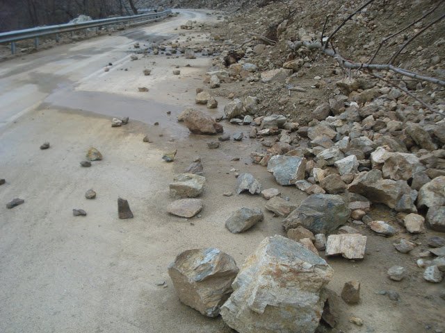 Ανησυχία στην Κρήτη - Μπαράζ μετασεισμών μετά τα 6,3 Ρίχτερ στα Χανιά [εικόνες & βίντεο] | iefimerida.gr 5