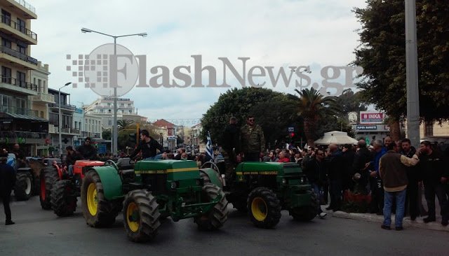 Απόβαση τρακτέρ στη Δημοτική Αγορά Χανίων -Κήδεψαν το... ασφαλιστικό [εικόνες] | iefimerida.gr 7