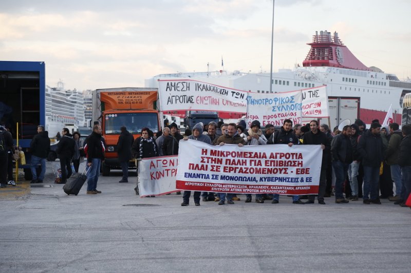 Εφτασαν στην Αθήνα για το συλλαλητήριο οι αγρότες της Κρήτης [εικόνες] | iefimerida.gr 4