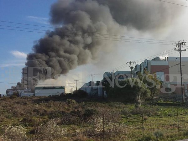 Μεγάλη πυρκαγιά στο εργοστάσιο της Creta Farms στην Κρήτη-Φόβοι για κατάρρευση στέγης [εικόνες] | iefimerida.gr 0