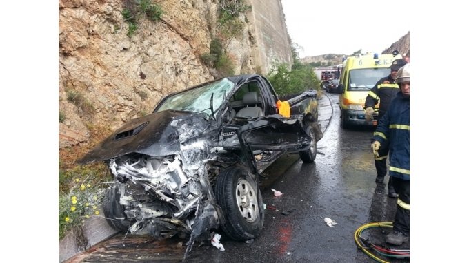 Φρικτό τροχαίο δυστύχημα με έναν νεκρό και τρεις τραυματίες στην Κρήτη -Αγροτικό συγκρούστηκε με νταλίκα [εικόνες] | iefimerida.gr 0