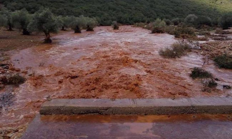 Επέλαση «Δαιδάλου» στην Κρήτη -Κατολισθήσεις, πλημμύρες, εγκλωβισμένοι οδηγοί [εικόνες & βίντεο]  | iefimerida.gr 1