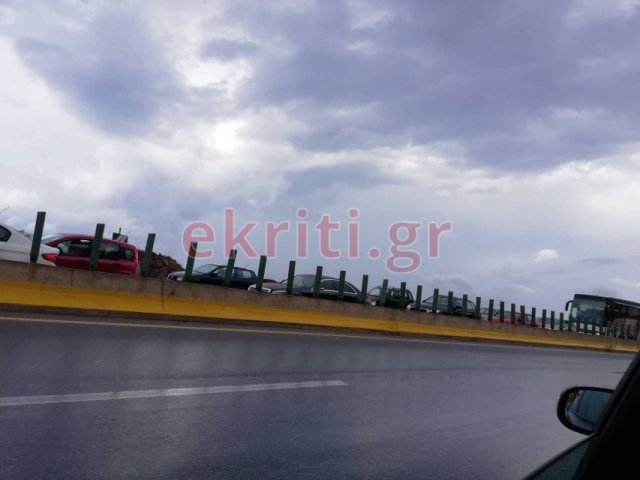 Κρήτη: Καραμπόλα 7 αυτοκινήτων κάτω από σφοδρή βροχή [εικόνες] | iefimerida.gr 3