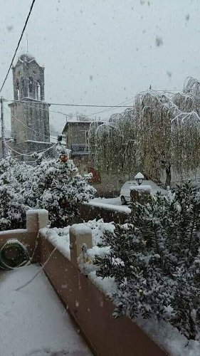 Εκπληκτικές φωτογραφίες από την Κρήτη στα λευκά! Χιόνι ως τις βάρκες [εικόνες] | iefimerida.gr 8