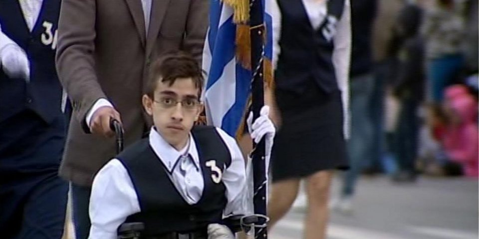 «Εφυγε» ο 20χρονος Κωνσταντίνος Κριτζάς -Σημαιοφόρος στο αναπηρικό αμαξίδιο, είχε μπει στη Νομική [εικόνες & βίντεο] | iefimerida.gr 2