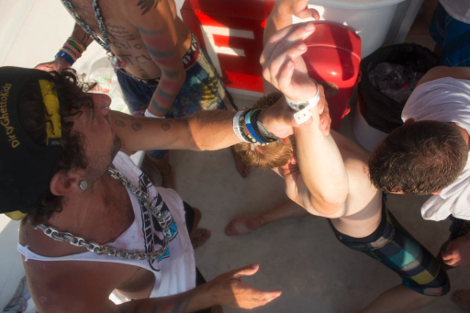 Οι κρουαζιέρες των οργίων στη Βαρκελώνη -Τα μεθύσια μέχρι τελικής πτώσης και τα έκτροπα σε πλοία που κάνουν βόλτες τους τουρίστες [εικόνες] | iefimerida.gr 2