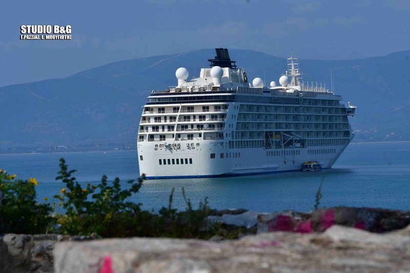 The World: Το πλωτό «παλάτι» που κατέπλευσε στο Ναύπλιο [εικόνες & βίντεο] | iefimerida.gr 3