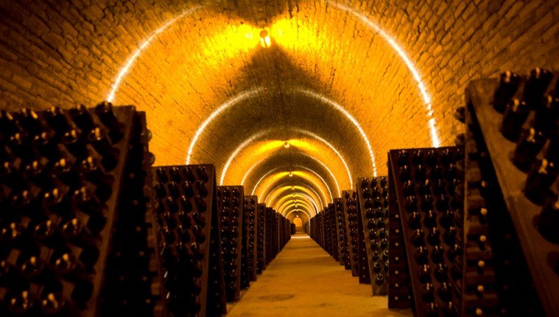 Μπουκάλι σαμπάνια του 1915 πωλήθηκε σε δημοπρασία για 116.000 δολάρια [εικόνες] | iefimerida.gr 1