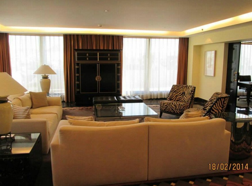 Σε αυτή τη σουίτα σε ξενοδοχείο της Αθήνας έμεινε χθες το βράδυ η Τζολί [εικόνες] | iefimerida.gr 8