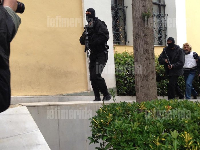 Στο Λουτράκι ψάχνουν την μελαχρινή συνεργό του Ξηρού | iefimerida.gr 2