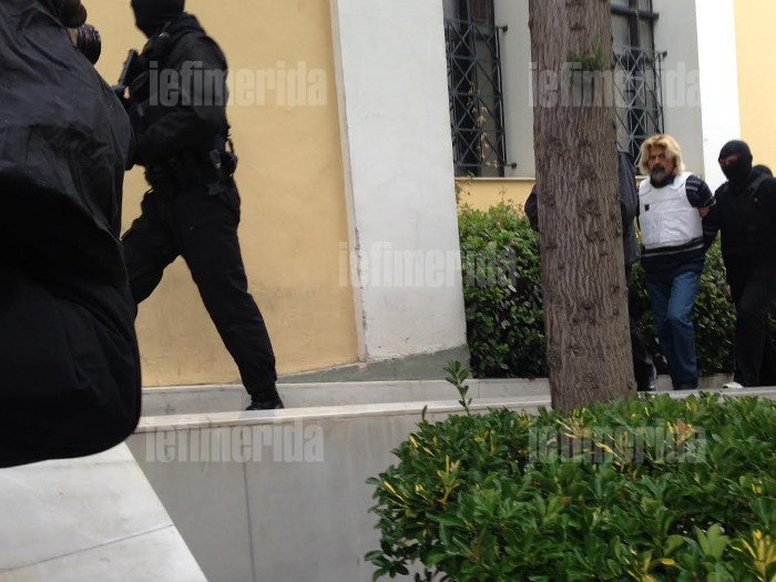Στο Λουτράκι ψάχνουν την μελαχρινή συνεργό του Ξηρού | iefimerida.gr 3