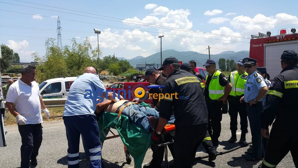 Παραλίγο μακελειό στην Εθνική: 12 τραυματίες από σύγκρουση λεωφορείου με φορτηγό [εικόνες]  | iefimerida.gr 1