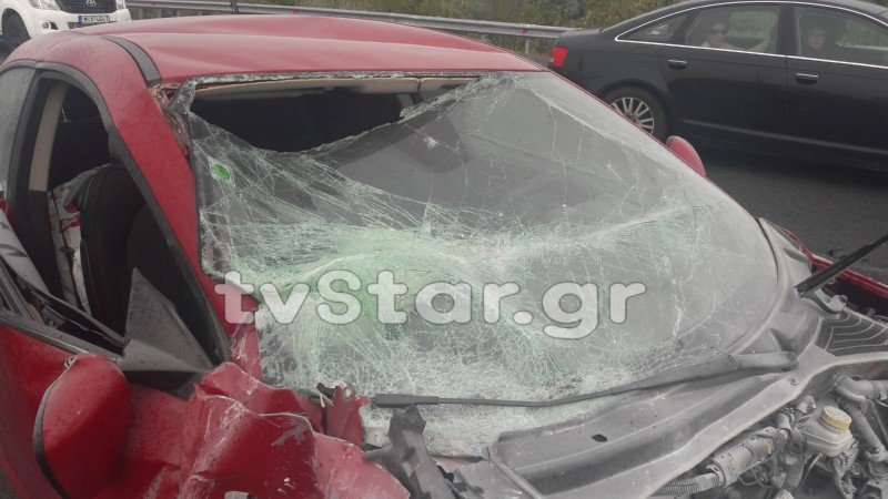 Λεωφορείο συγκρούστηκε με ΙΧ στη Στυλίδα [εικόνες] | iefimerida.gr 2