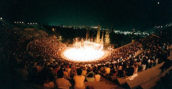 O Τσίπρας δίνει 100.000 ευρώ επιχορήγηση στο Κρατικό Θέατρο Βορείου Ελλάδος | iefimerida.gr 1