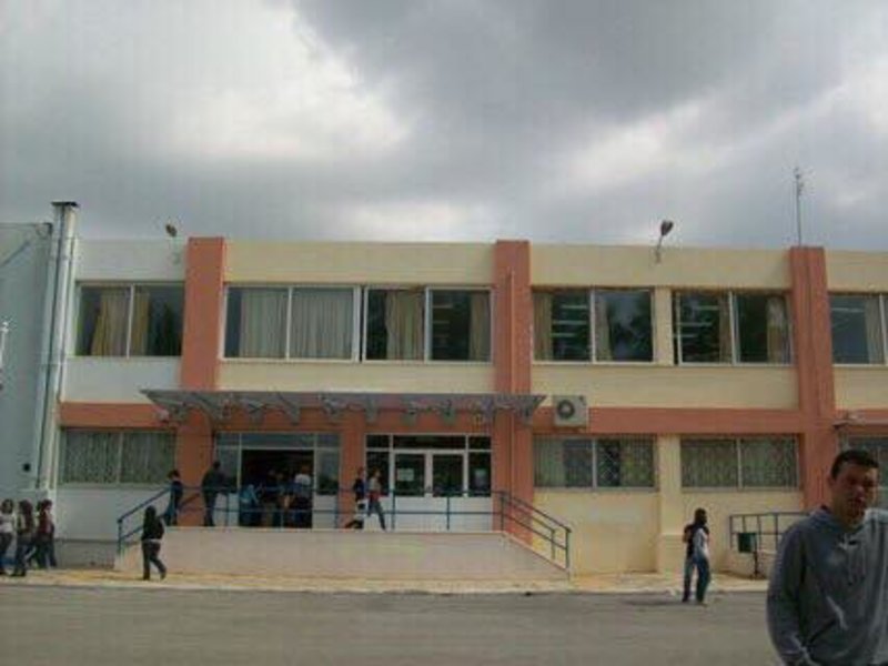 Ασπρόπυργος: Διαμαρτυρία γονέων για το κτιριακό πρόβλημα του μοναδικού λυκείου της περιοχής [εικόνες] | iefimerida.gr 2