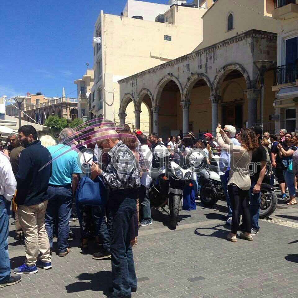 Ηράκλειο: Παλιό κτίριο κατέρρευσε στο κέντρο της πόλης [εικόνες] | iefimerida.gr 1