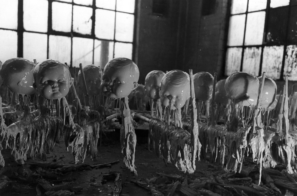 Ενα «στοιχειωμένο» εργοστάσιο -Οταν τα παιχνίδια ξυπνούν τους χειρότερους εφιάλτες [εικόνες]  | iefimerida.gr 0