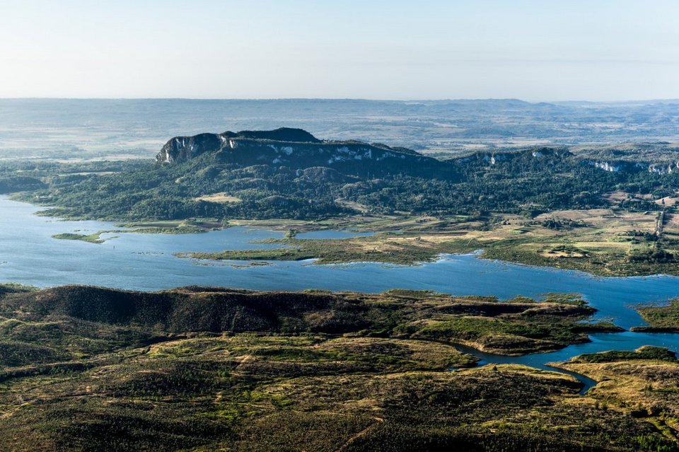 Τιρκουάζ νερά και πόλεις παγωμένες στο χρόνο - Δείτε την Κούβα από ψηλά για πρώτη φορά [εικόνες]  | iefimerida.gr 1