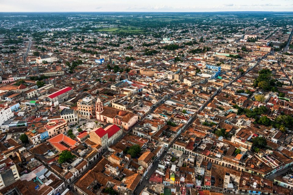 Τιρκουάζ νερά και πόλεις παγωμένες στο χρόνο - Δείτε την Κούβα από ψηλά για πρώτη φορά [εικόνες]  | iefimerida.gr 5
