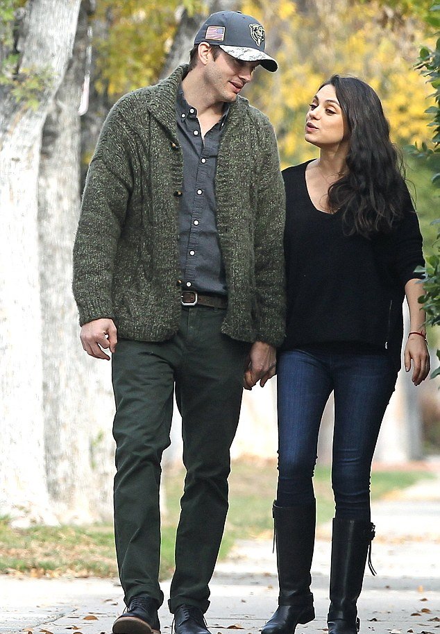 Η πρώτη δημόσια εμφάνιση της Μίλα Κούνις μετά από τη γέννηση του γιου της [εικόνες] | iefimerida.gr 0