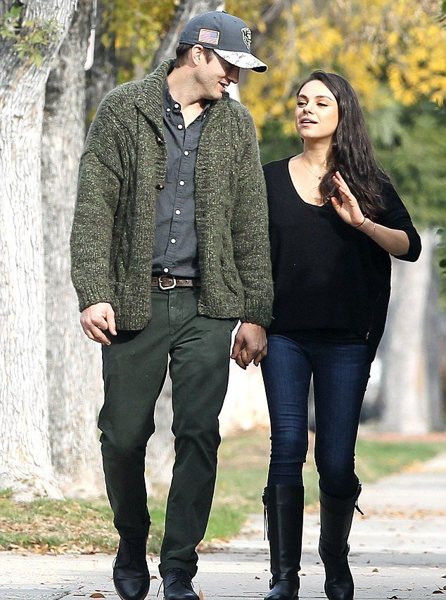 Η πρώτη δημόσια εμφάνιση της Μίλα Κούνις μετά από τη γέννηση του γιου της [εικόνες] | iefimerida.gr 1