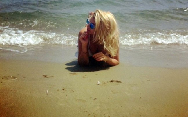 Η Κωνσταντίνα Σπυροπούλου μας δείχνει το μπικίνι της [εικόνες]  | iefimerida.gr 1