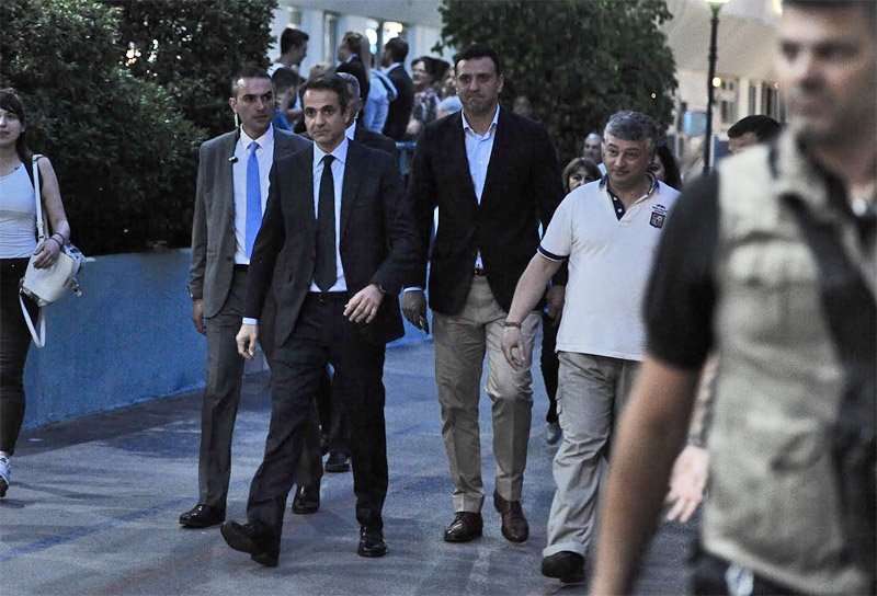 Πολιτική σύγκρουση ΝΔ-ΣΥΡΙΖΑ μετά το τρομοκρατικό χτύπημα στον Παπαδήμο | iefimerida.gr 0