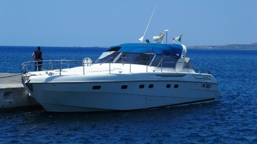 Αυτό είναι το σκάφος αναψυχής που μετέφερε σχεδόν 2 τόνους κάνναβης [εικόνες] | iefimerida.gr 0