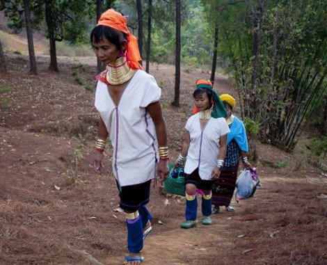 Γυναίκα «καμηλοπάρδαλη»-Η 29χρονη που φορά δαχτυλίδια στο λαιμό της για να τον μακρύνει κατά 20 εκ. [εικόνες] | iefimerida.gr 12