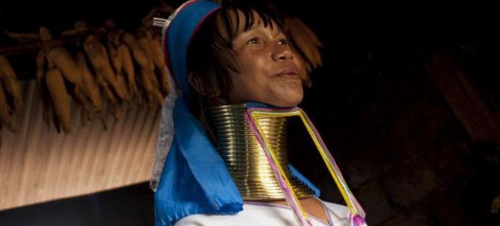 Γυναίκα «καμηλοπάρδαλη»-Η 29χρονη που φορά δαχτυλίδια στο λαιμό της για να τον μακρύνει κατά 20 εκ. [εικόνες] | iefimerida.gr 9