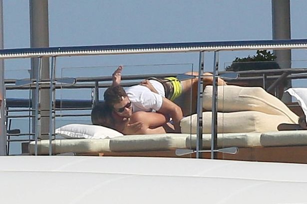 Τσιγαράκι, στρωματσάδα και γιοτ – Η χλιδάτη ζωή του Λεονάρντο Ντι Κάρπιο [εικόνες] | iefimerida.gr 4