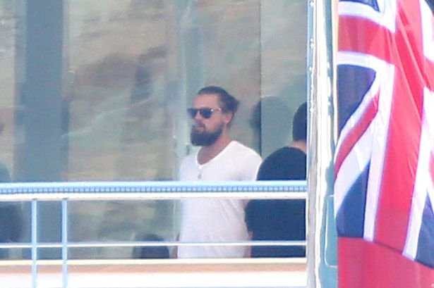 Τσιγαράκι, στρωματσάδα και γιοτ – Η χλιδάτη ζωή του Λεονάρντο Ντι Κάρπιο [εικόνες] | iefimerida.gr 5