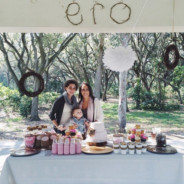 Το φωτογραφικό άλμπουμ δύο ομοφυλόφιλων μαμάδων: Γέννησαν εναλλάξ τα παιδιά τους [εικόνες] | iefimerida.gr 4