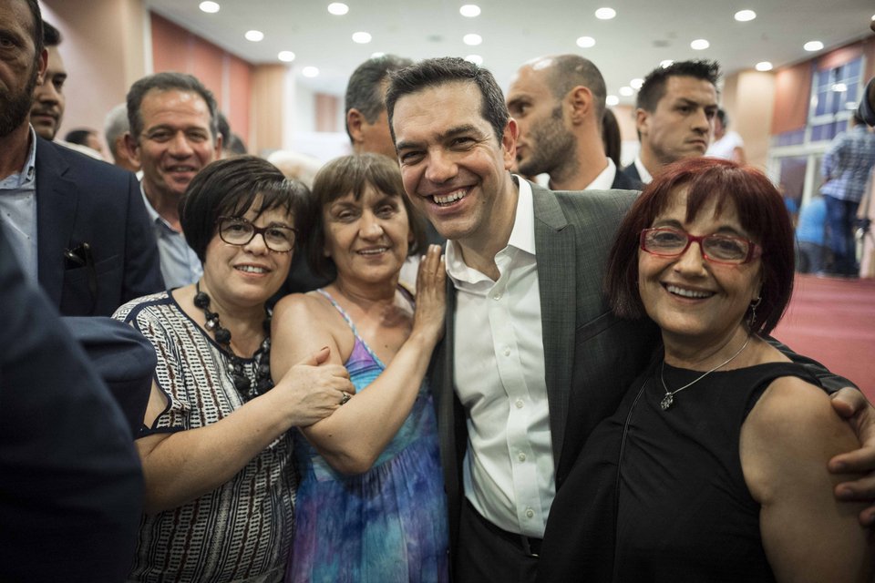 Τσίπρας: «Καθοριστικό βήμα η έξοδος από τη διαδικασία υπερβολικού ελλείμματος» | iefimerida.gr 1