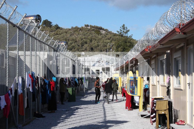 To iefimerida μέσα στο κέντρο φιλοξενίας προσφύγων στη Μόρια -Αποκαλυπτικές μαρτυρίες [εικόνες] | iefimerida.gr 3