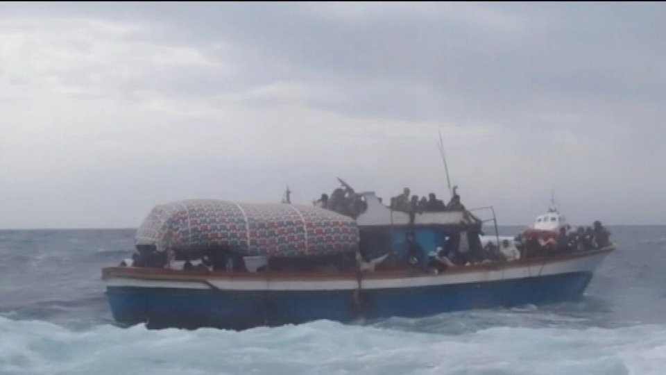 Ιταλία: Ο εφιάλτης της Λαμπεντούζα επαναλαμβάνεται κάθε εβδομάδα [εικόνες & βίντεο]  | iefimerida.gr 0