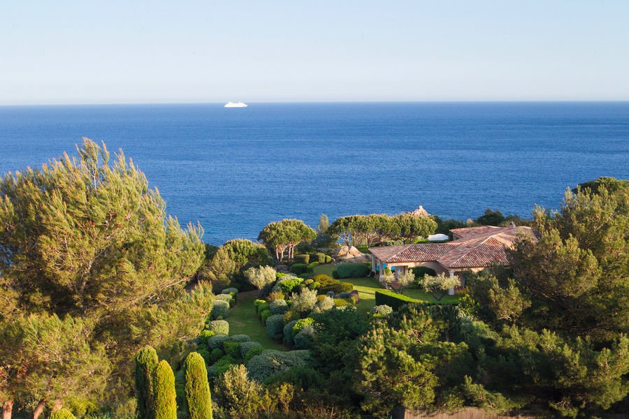 O Karl Lagerfeld δεν έχει εξοχικό -Νοικιάζει αυτή τη βίλα [εικόνες] | iefimerida.gr 2