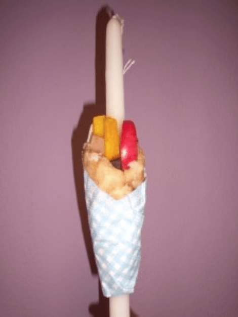 Αυτή είναι η λαμπάδα του Νεοέλληνα που τινάζει στον αέρα τη νηστεία [εικόνες] | iefimerida.gr 2