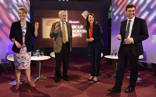 Τζέρεμι Κόρμπιν, ο πολιτικός με το προφίλ ΣΥΡΙΖΑ, φαβορί για ηγέτης των Σοσιαλιστών της Αγγλίας [εικόνες] | iefimerida.gr 4