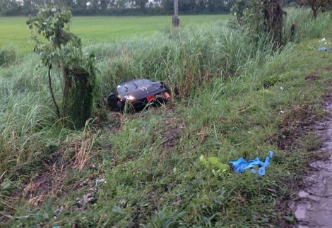 Σαν ταινία του Χόλιγουντ: Lamborghini κόπηκε στα δύο και ως εκ θαύματος ο οδηγός βγήκε μόνο με αμυχές [βίντεο&εικόνες] | iefimerida.gr 1