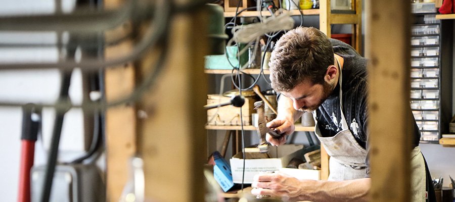 Οι νέοι στη Γαλλία «ζωντανεύουν» τα χειρωνακτικά επαγγέλματα -Κάνουν θαύματα [εικόνες] | iefimerida.gr 19