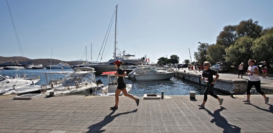 Ladies run, o αγώνας που αγαπά τις γυναίκες και το τρέξιμο [εικόνες] | iefimerida.gr 1
