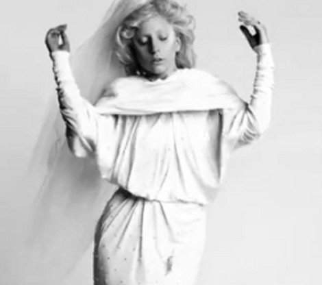 Η Lady Gaga το τολμά και αυτό: Ντύνεται νυφούλα! [εικόνες] | iefimerida.gr 0