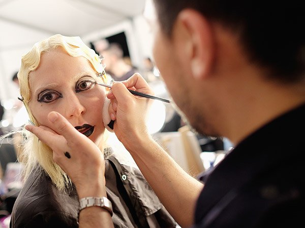 Η Lady Gaga έγινε και μοντέλο -Ανέβηκε στην πασαρέλα για τον Marc Jacobs [εικόνες] | iefimerida.gr 4