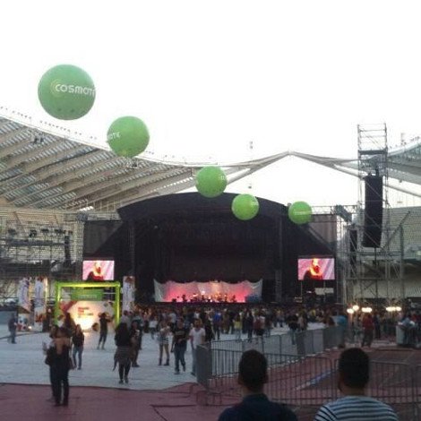 Η Αθήνα υποδέχεται τη Lady Gaga: Εκκεντρικές εμφανίσεις από τα «μικρά τερατάκια» στο ΟΑΚΑ [εικόνες] | iefimerida.gr 9