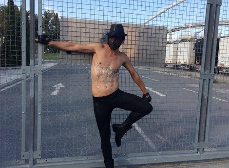 Μια άλλη Ελλάδα έζησε την φρενίτιδα της Lady Gaga στην Αθήνα [εικόνες] | iefimerida.gr 35