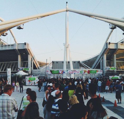 Η Αθήνα υποδέχεται τη Lady Gaga: Εκκεντρικές εμφανίσεις από τα «μικρά τερατάκια» στο ΟΑΚΑ [εικόνες] | iefimerida.gr 6